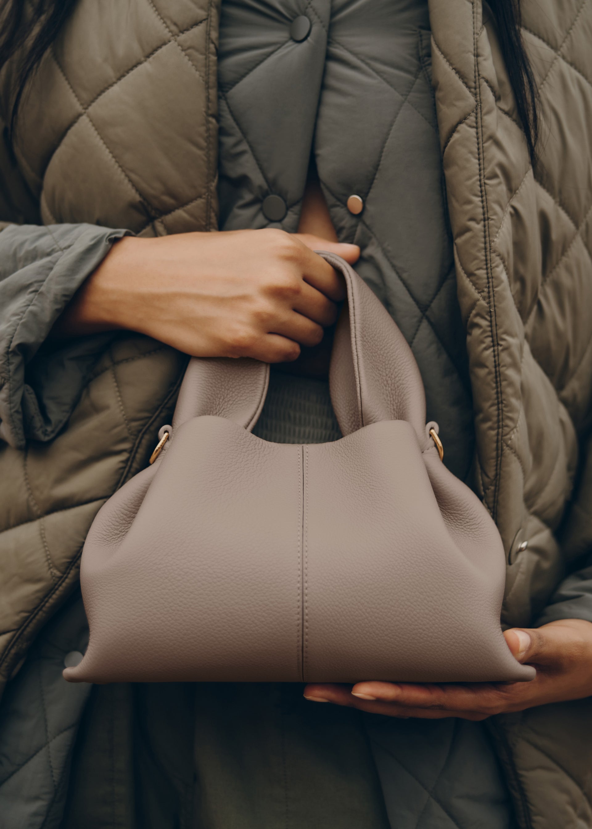 Numéro Neuf Mini - Taupe Genarbtes Leder