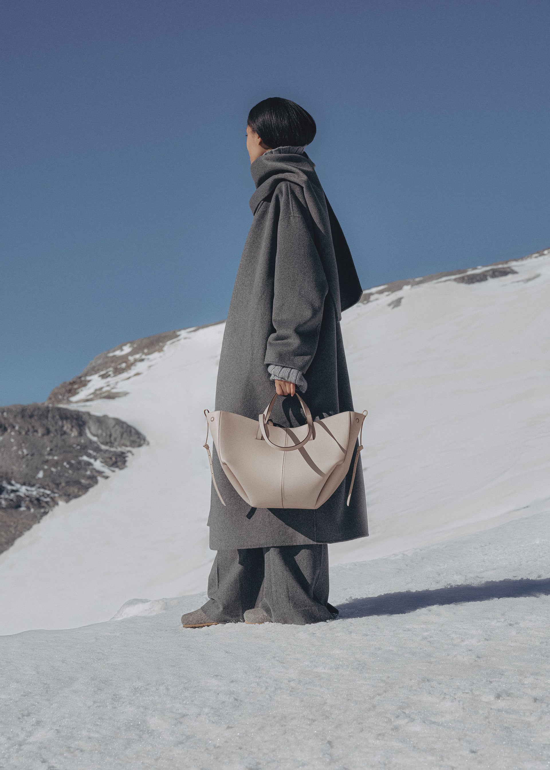 Cyme - Nebel Genarbtes Leder