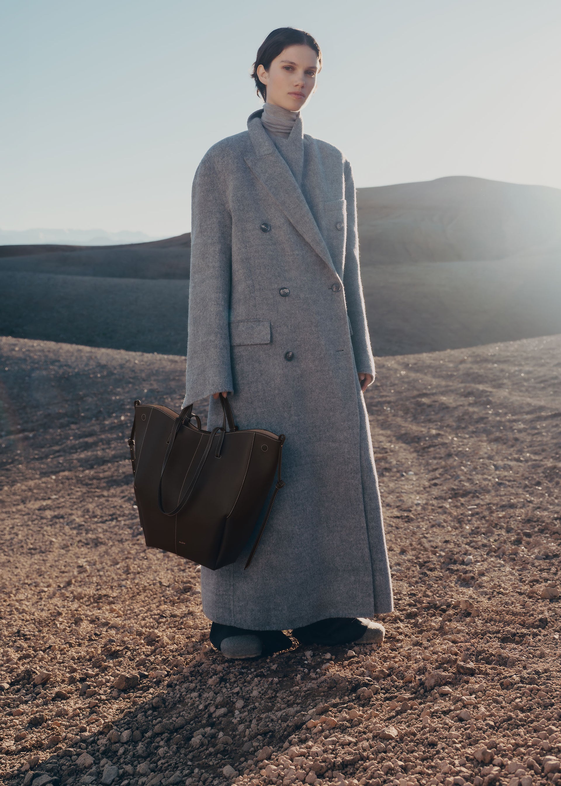 Cyme Tote - Ebenholz Genarbtes Leder