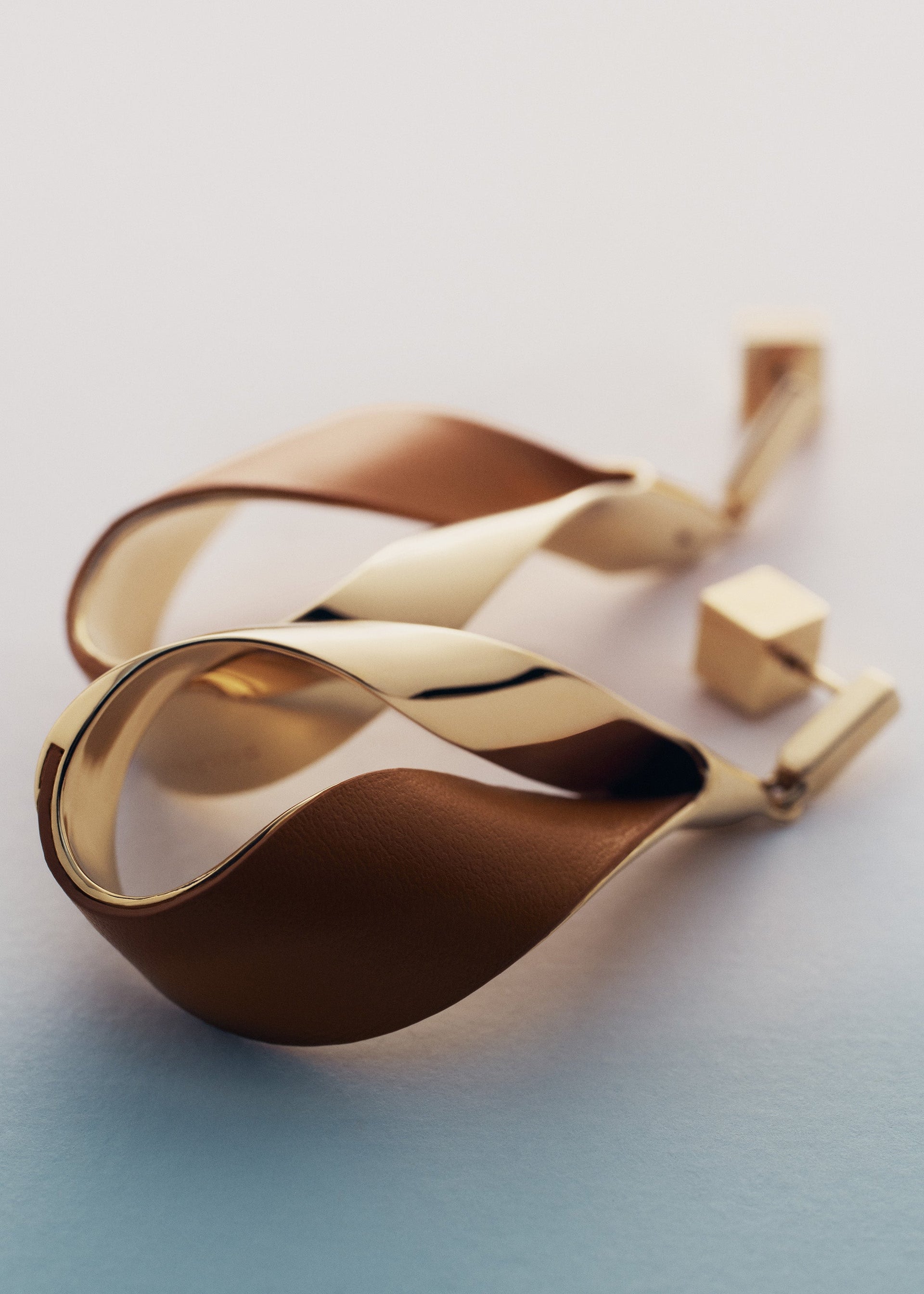 Hängende Ohrringe Ormé - Goldedition Und Camel Leder