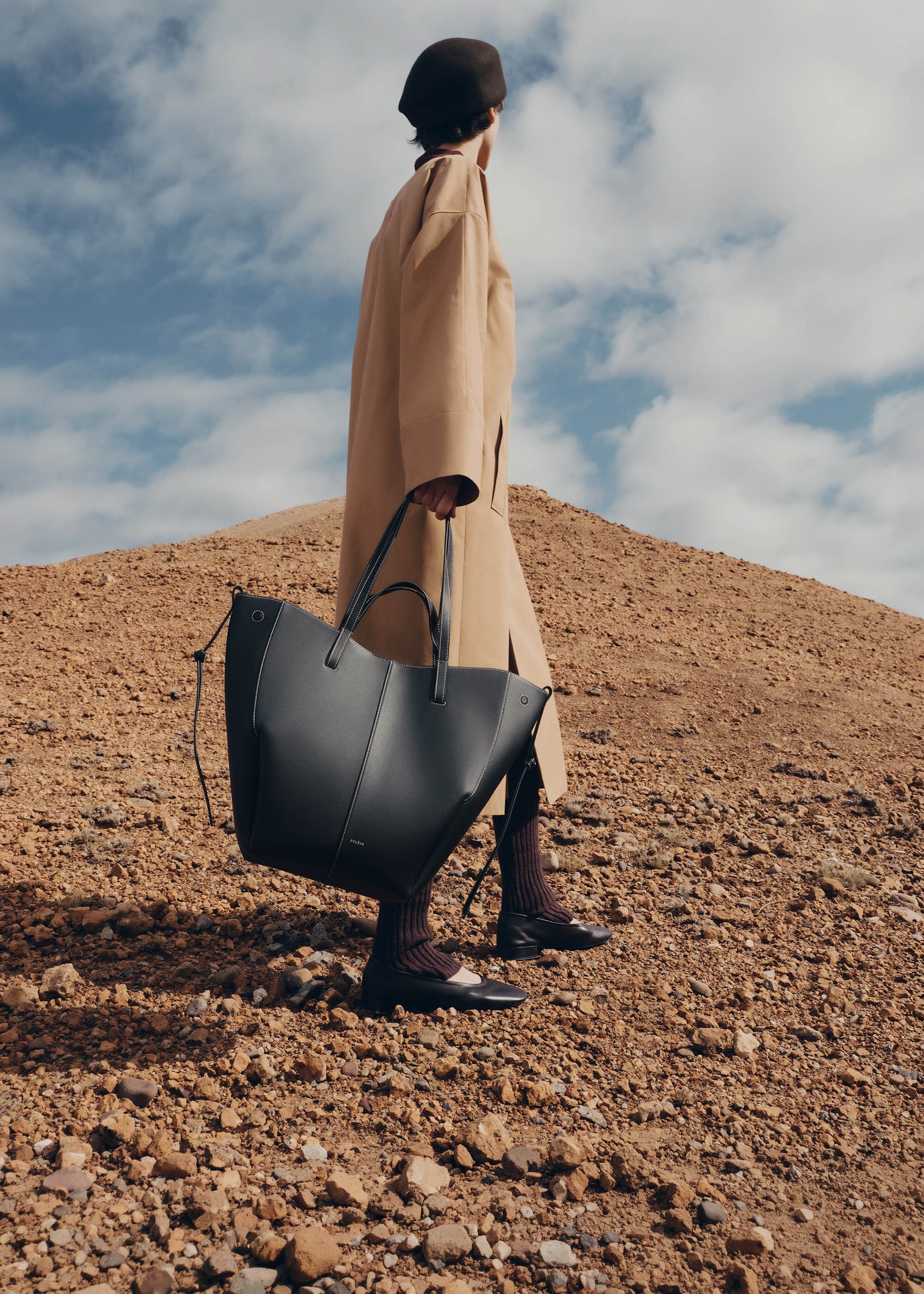 Cyme Tote - Schwarz Nähte Ecru Genarbtes Leder