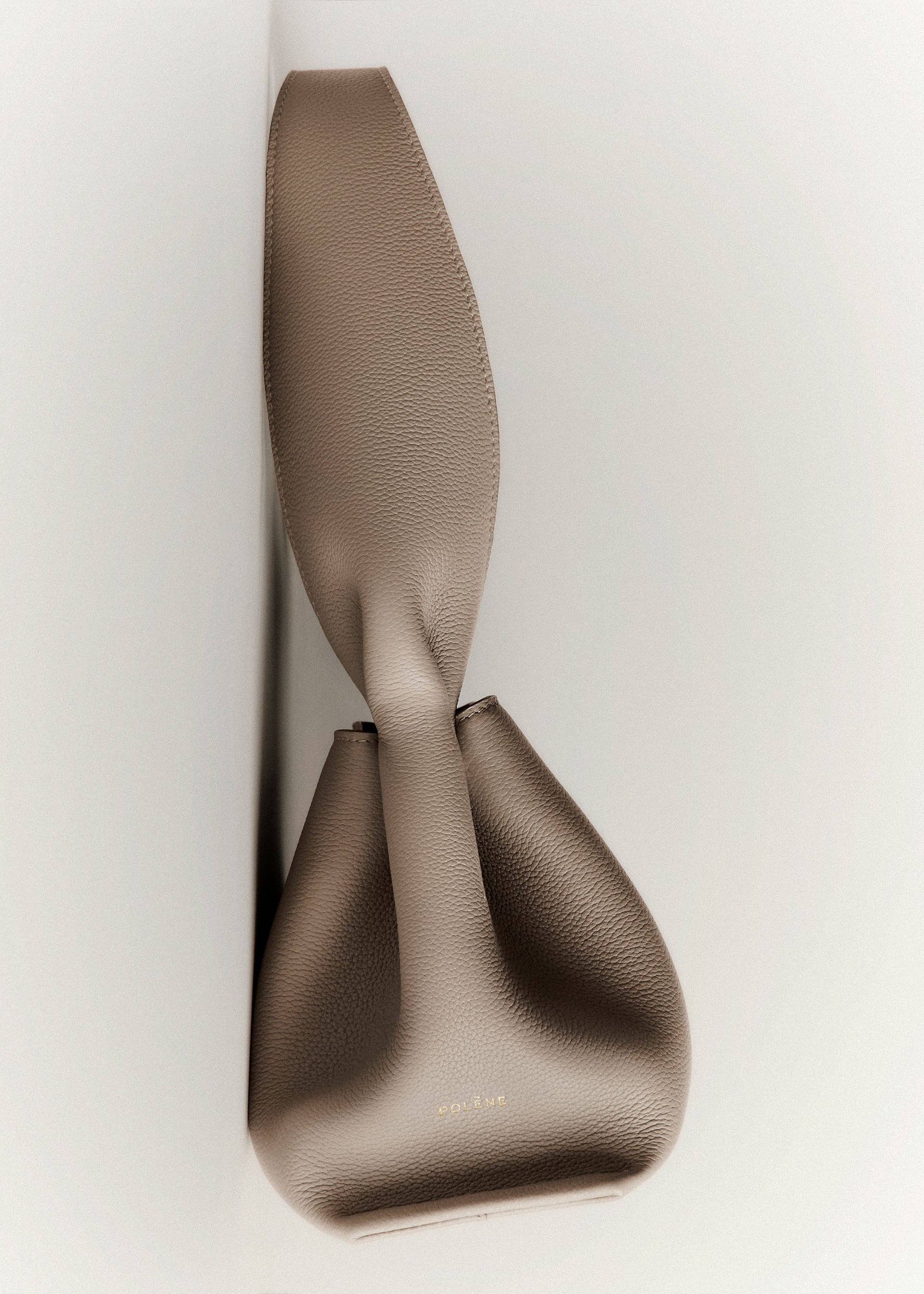 Numéro Neuf East West - Taupe Genarbtes Leder