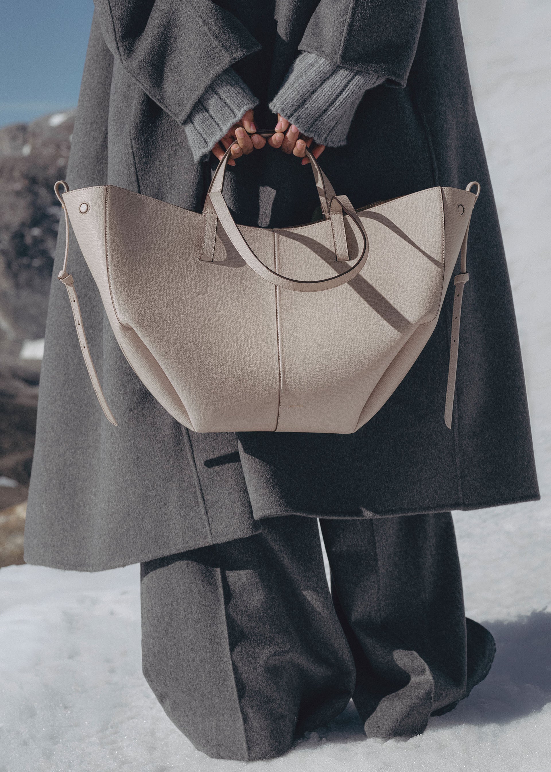 Cyme - Nebel Genarbtes Leder
