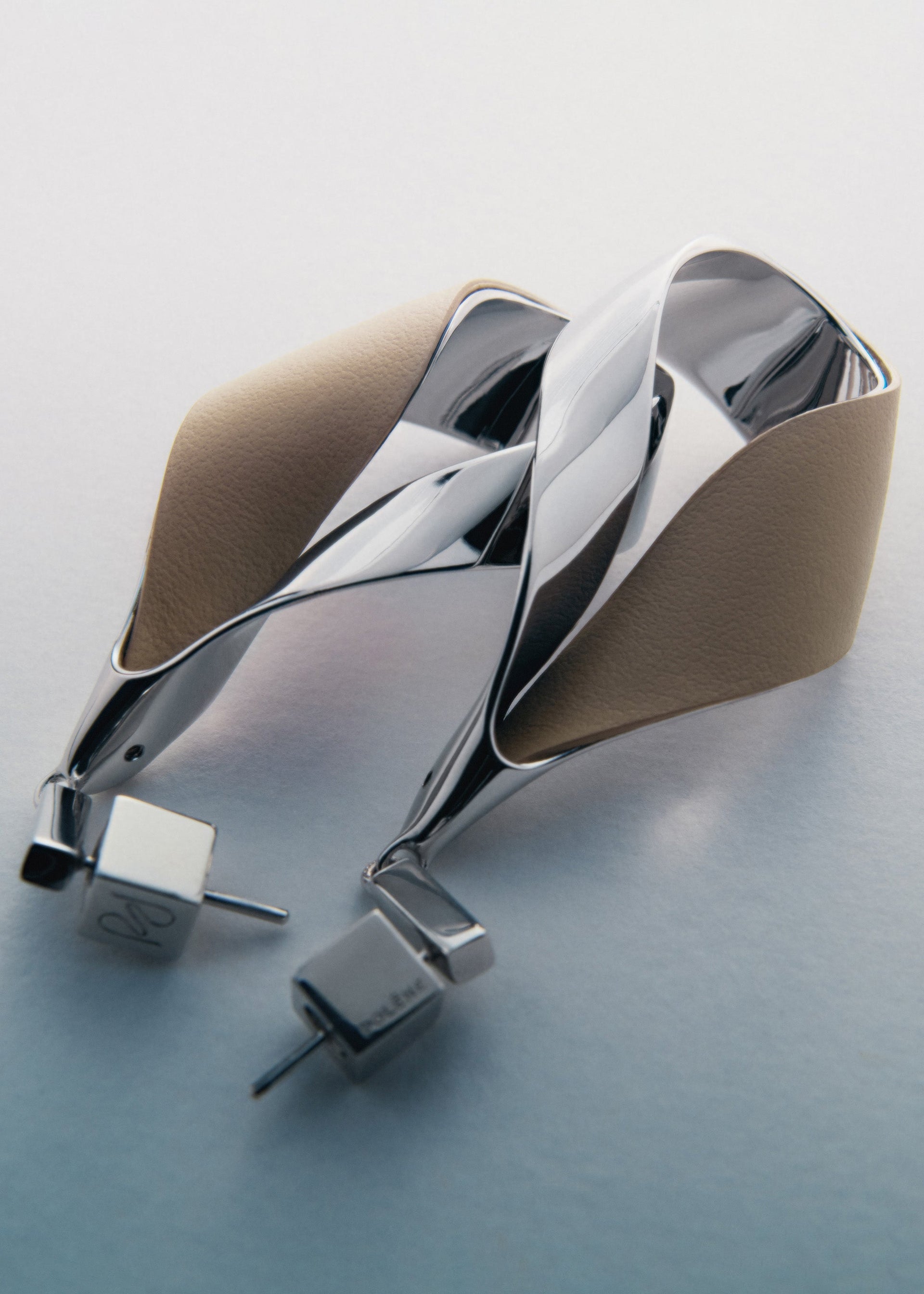 Hängende Ohrringe Ormé - Silberedition Und Taupe Leder