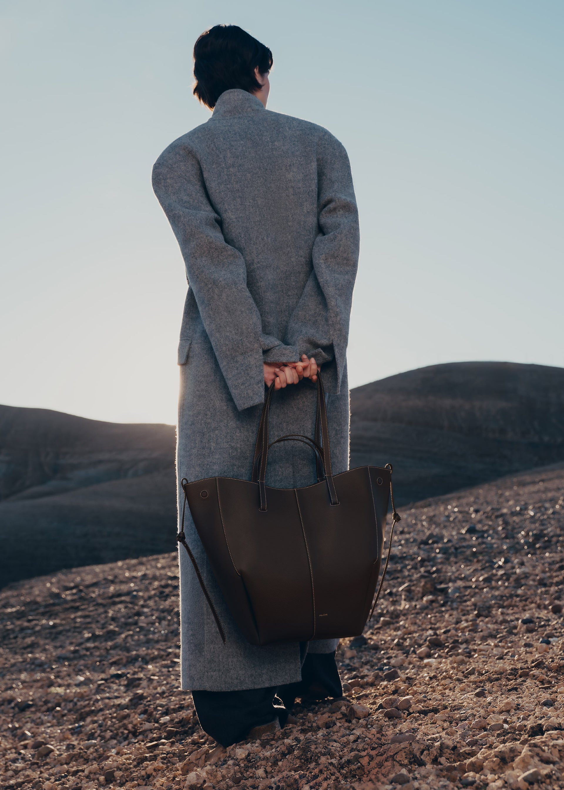 Cyme Tote - Ebenholz Genarbtes Leder