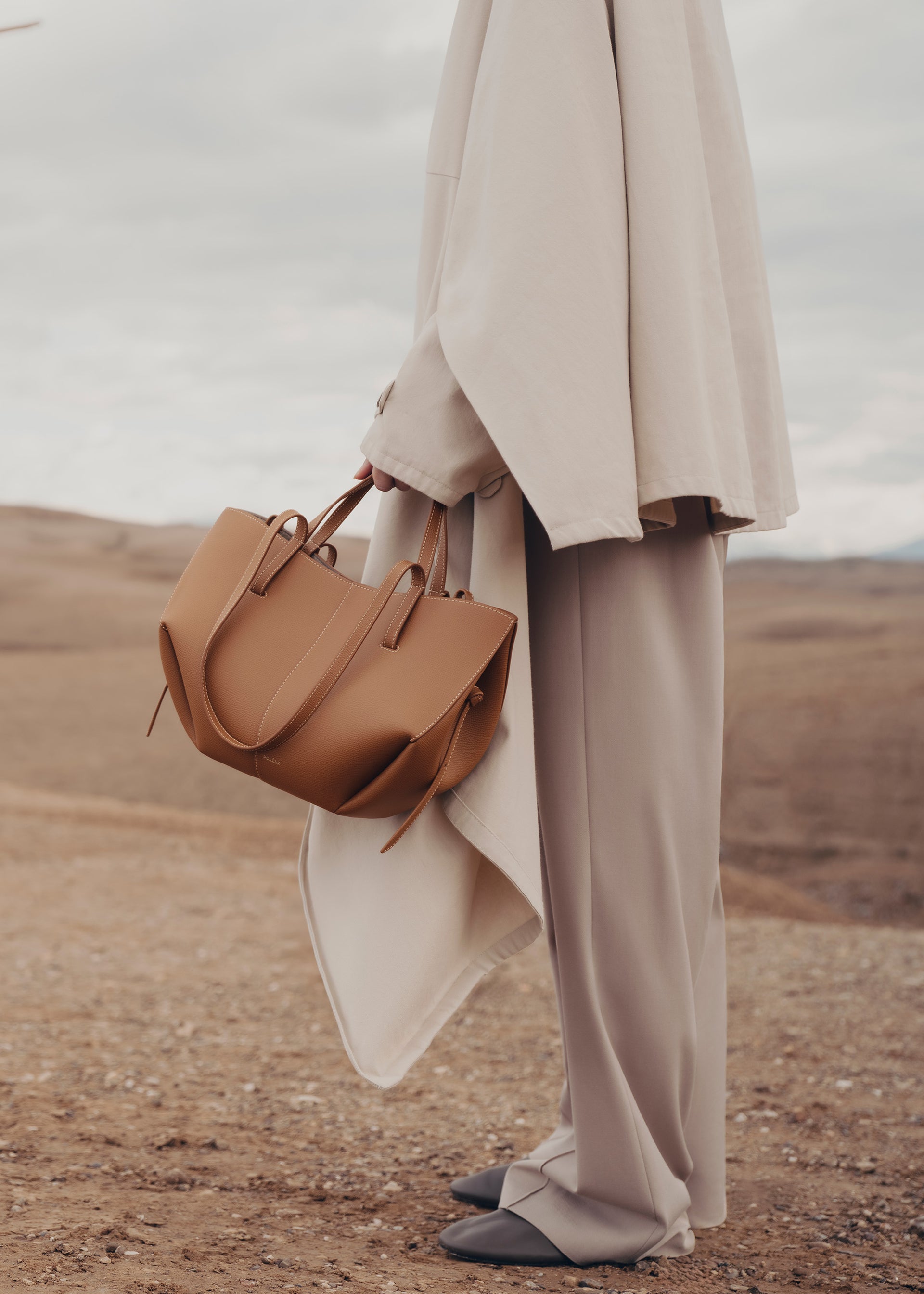 Cyme Mini - Camel Genarbtes Leder