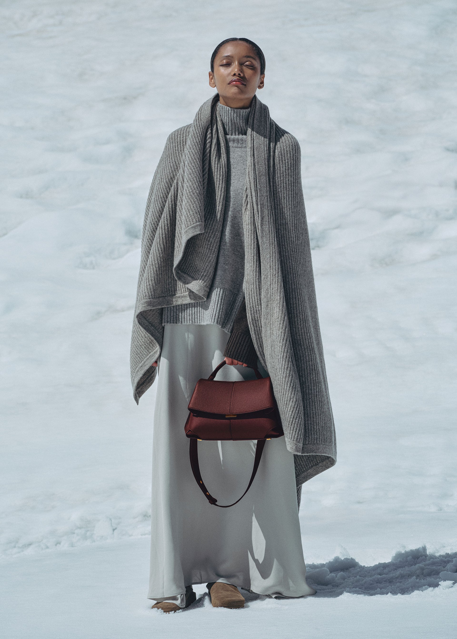 Mokki - Schwarze Kirsche Genarbtes Leder