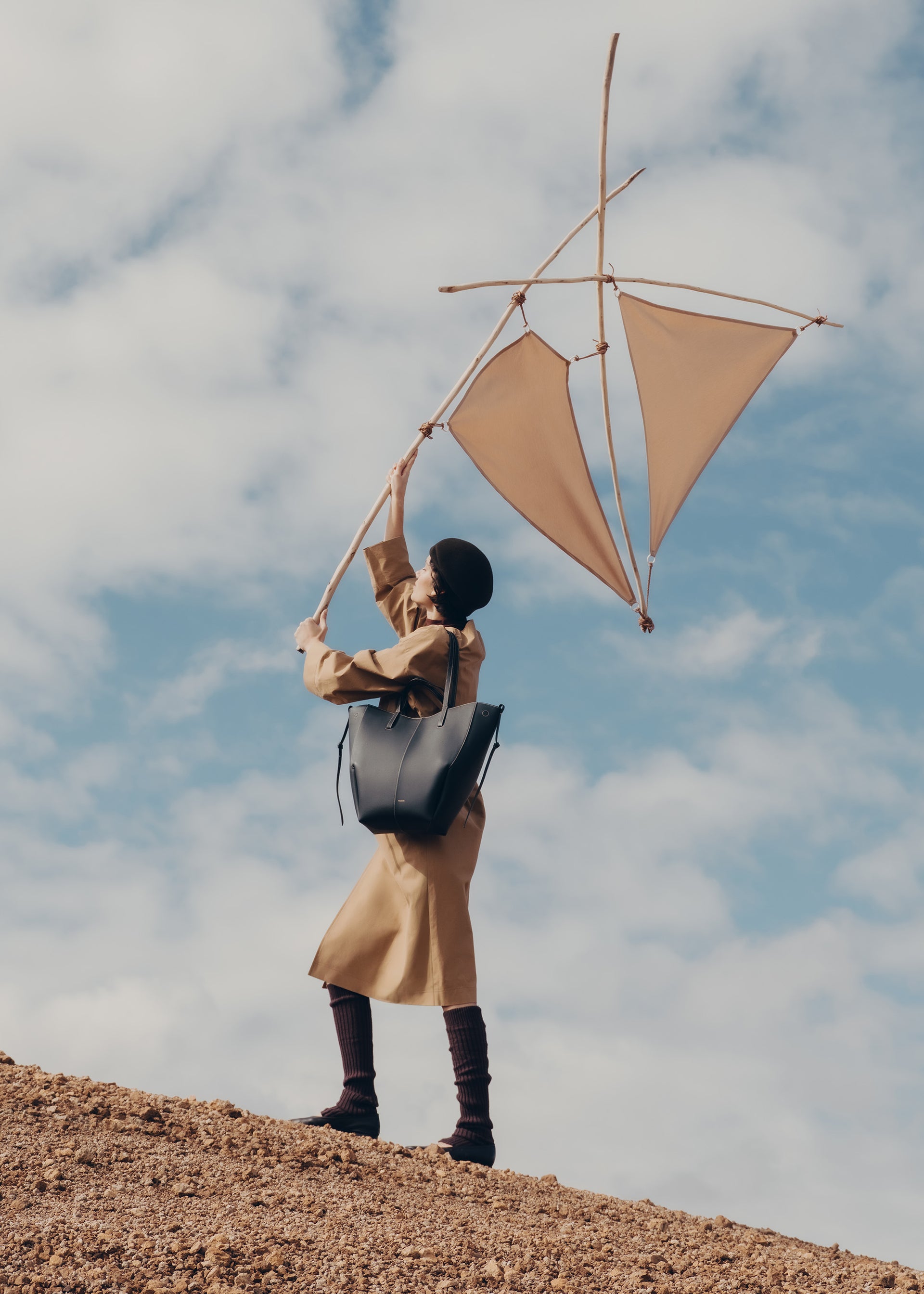 Cyme Tote - Schwarz Nähte Ecru Genarbtes Leder