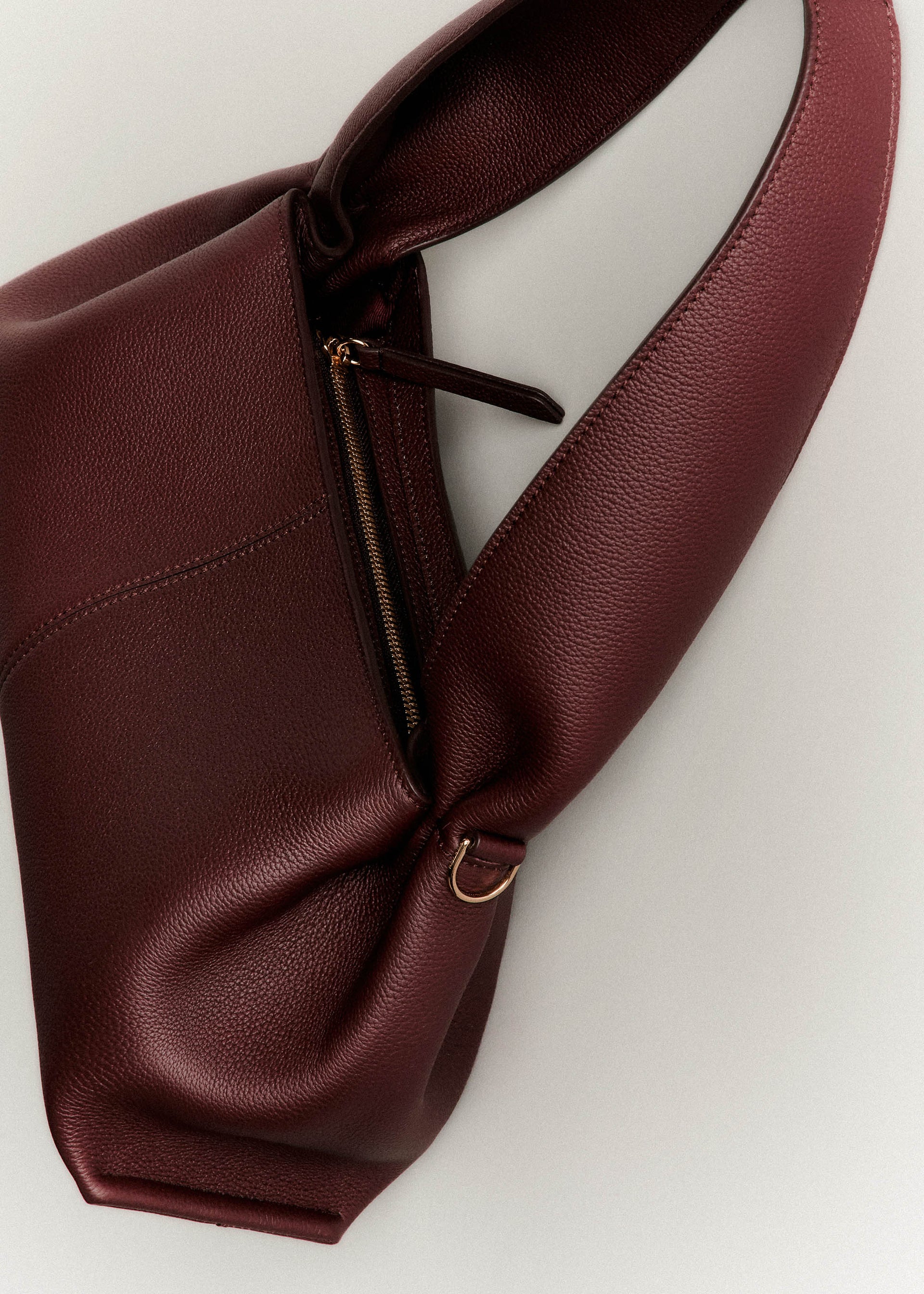 Numéro Neuf East West - Schwarze Kirsche Genarbtes Leder