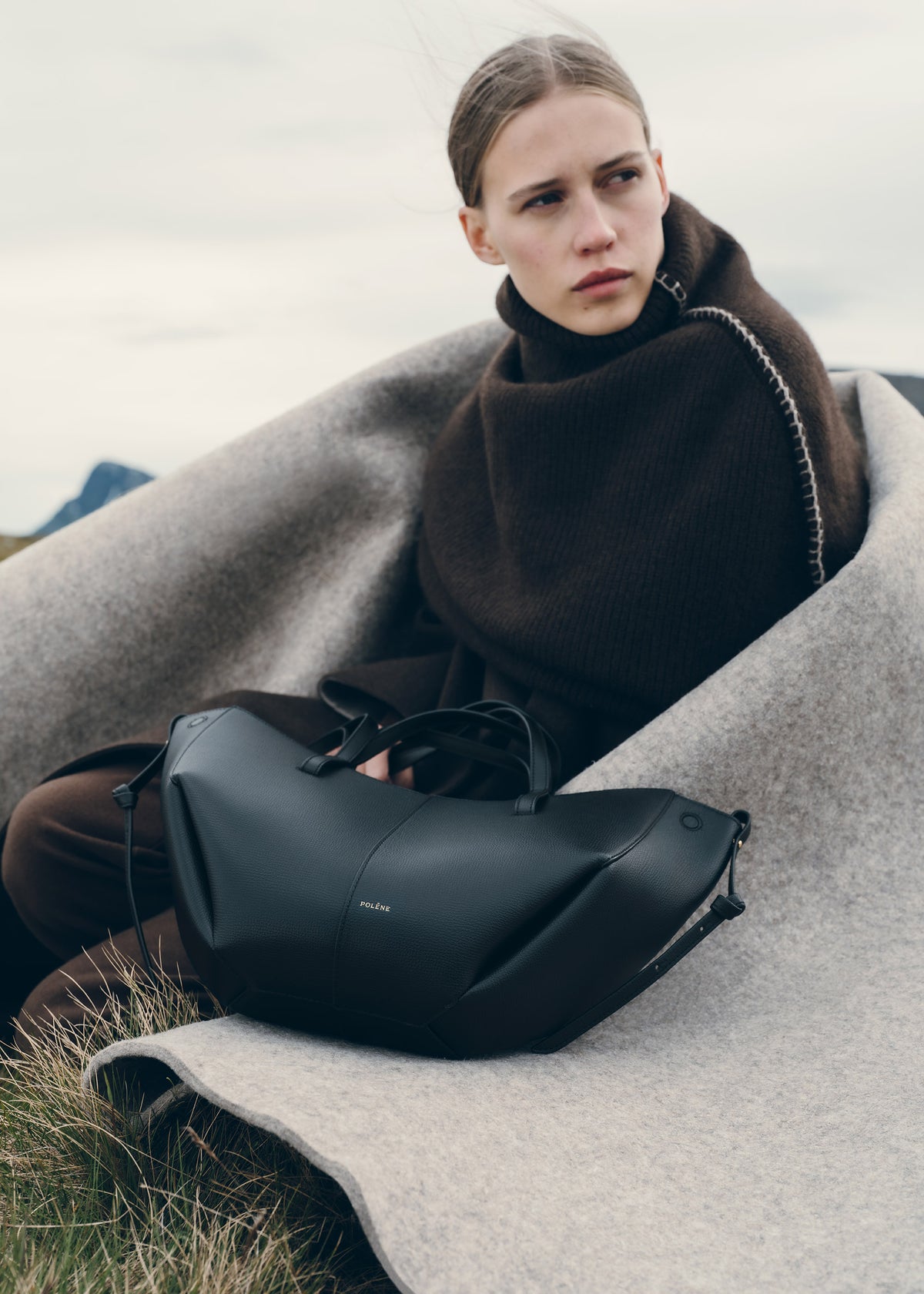 Polène | Taschen - Mokki Mini - Pflaume Genarbtes Leder – Polène DE