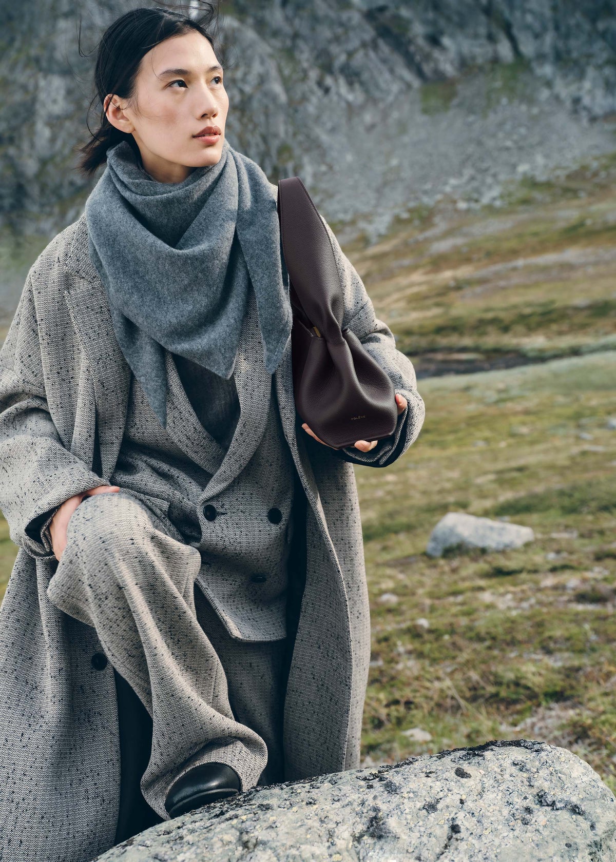 Numéro Neuf East West - Pflaume Genarbtes Leder