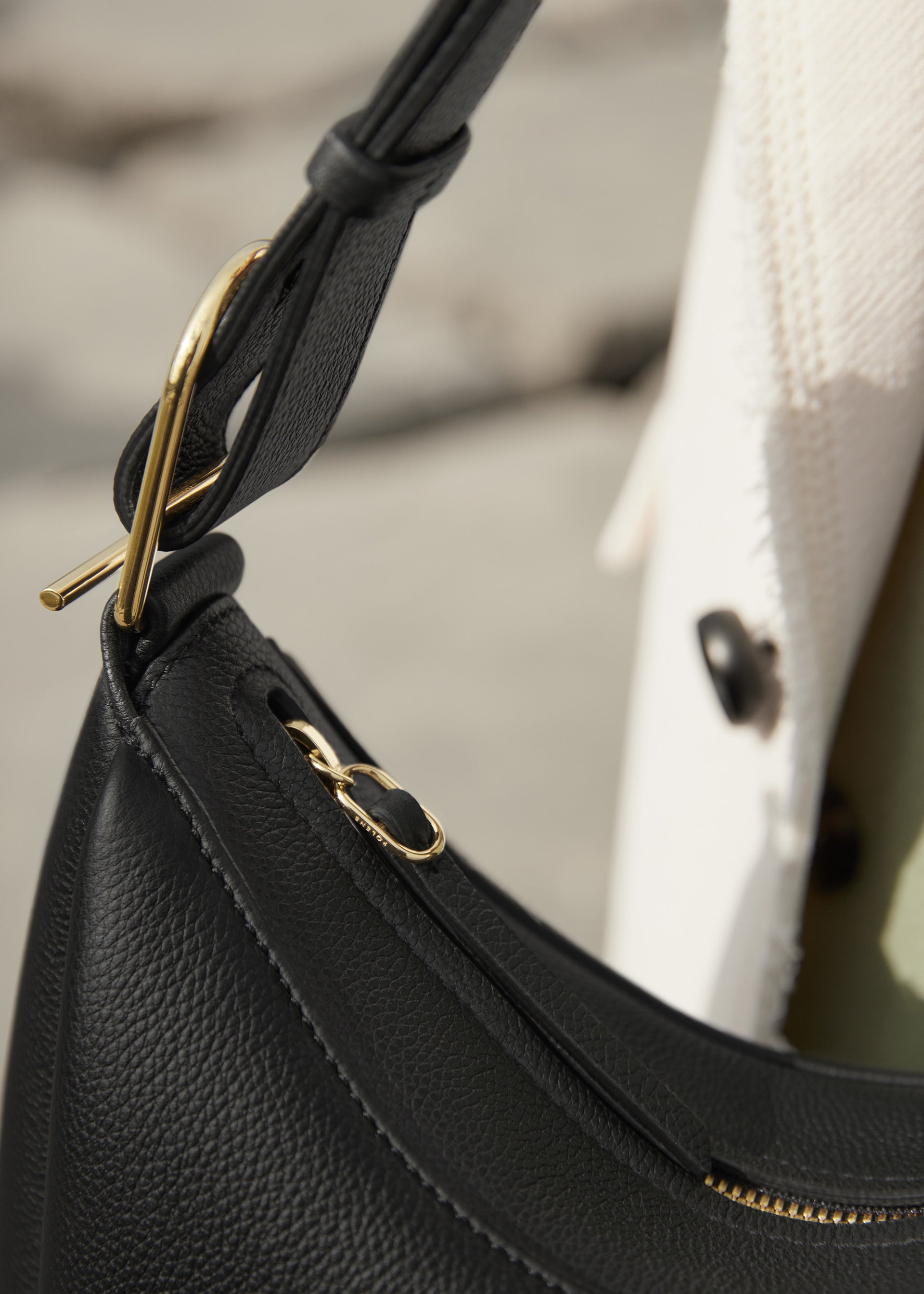 Umi - Schwarz Genarbtes Leder